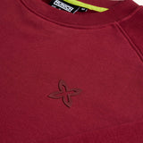 Sudadera Munich Essentials cuello redondo burdeos wine – Detalle logo Munich en relieve y cuello