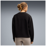 Sudadera PUMA W Cloudspun Crew Neck negra - Foto de modelo trasera mostrando caída oversize