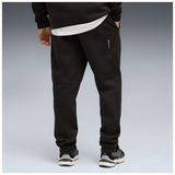 Pantalón Puma PUMATECH Elevated negro, vista trasera sobre modelo