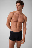 Hombre con el bóxer Guess Joe Trunk negro del pack de 3
